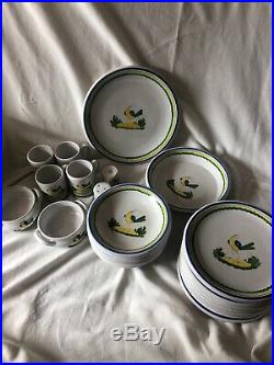 Italy Pottery Yellow Bird Blue Wings Set Dinnerware 26 Pieces