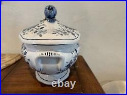 Soup Tureen Gravy Bowl Seashell Ladle & Lid Blue White Floral Hand Paint Italy