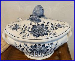 Soup Tureen Gravy Bowl Seashell Ladle & Lid Blue White Floral Hand Paint Italy